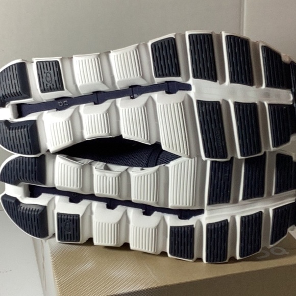 On Running  
Men's Cloud 5 Midnight/White - Picture 11 of 14